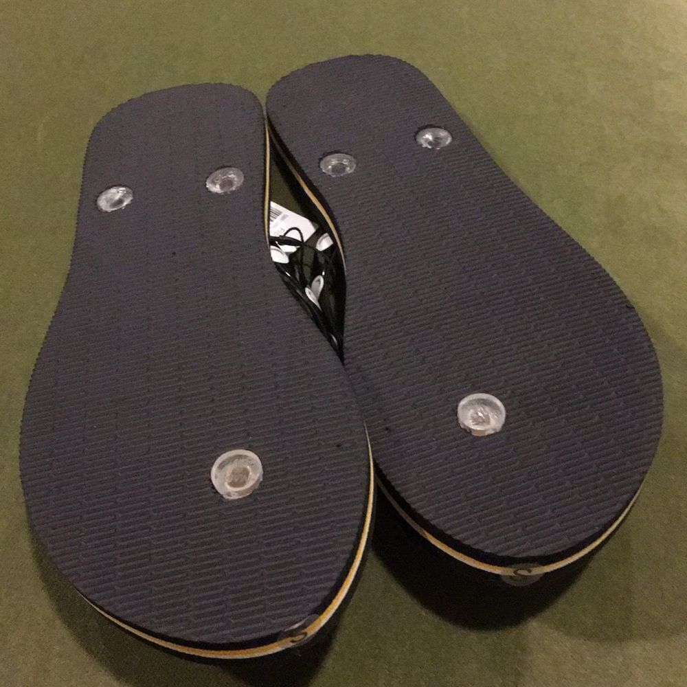 Vera Bradley Woven Neutral Flip Flops Small New - Picture 3 of 3